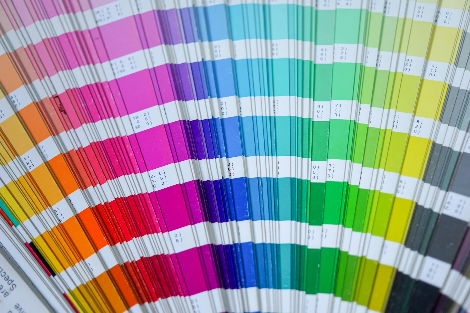 Why Don’t My Print Colours Match My Screen? The Truth About Colour Accuracy