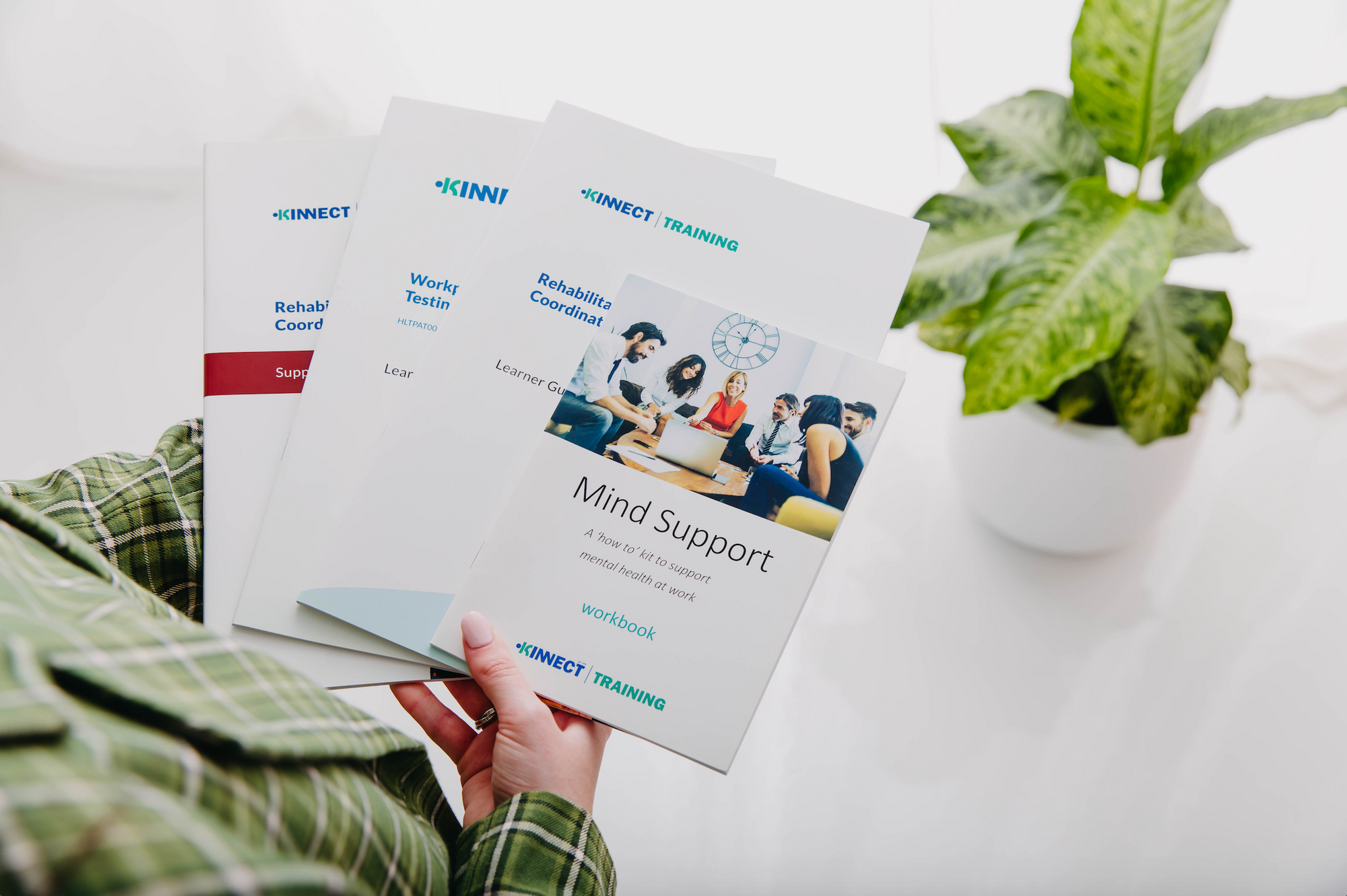 Brochures & Flyers: How to Pick the Right Size & Fold for Maximum Impact